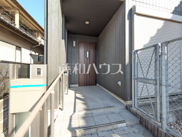 玄関　【東大和市中央４丁目】