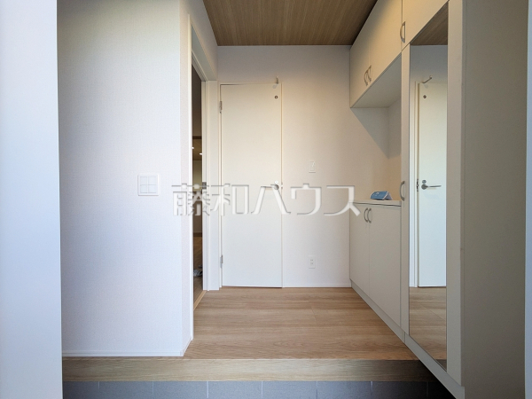 2号棟　玄関　【東大和市仲原２丁目】