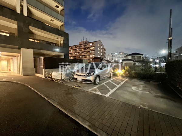 駐車場　【アデニウム府中白糸台】