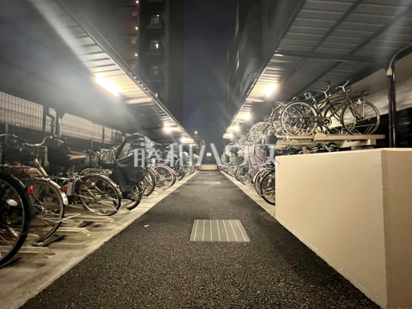 駐輪場　【アデニウム府中白糸台】