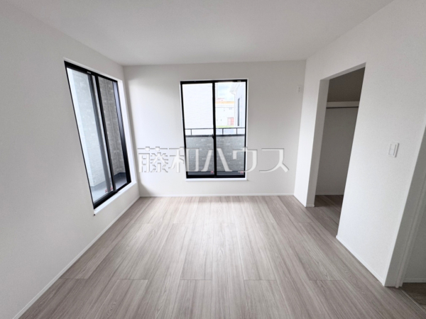 A号棟　居室　【沖縄市東１丁目】