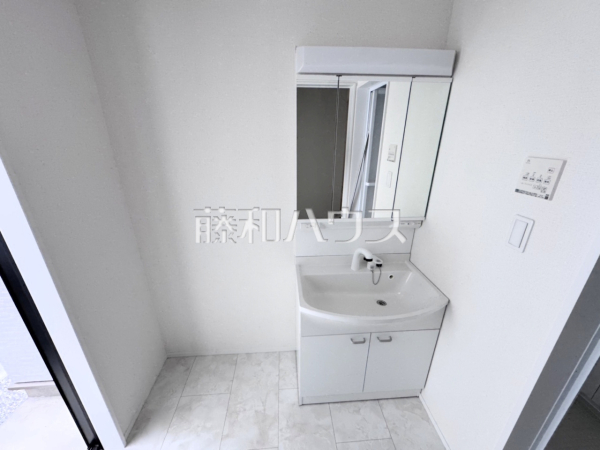 A号棟　洗面室　【沖縄市東１丁目】