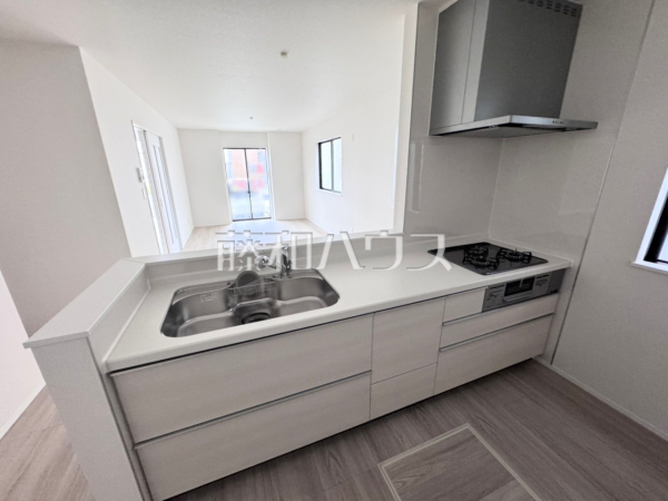 A号棟　キッチン　【沖縄市東１丁目】