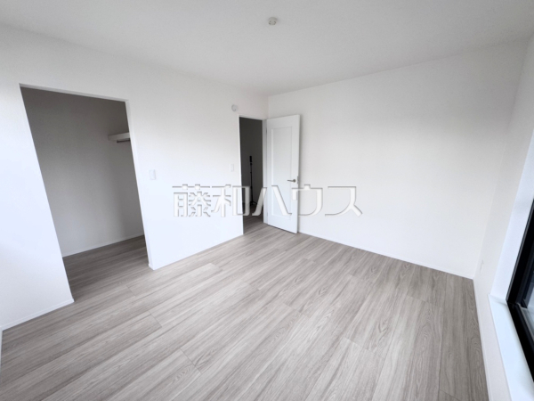 B号棟　居室　【沖縄市東１丁目】