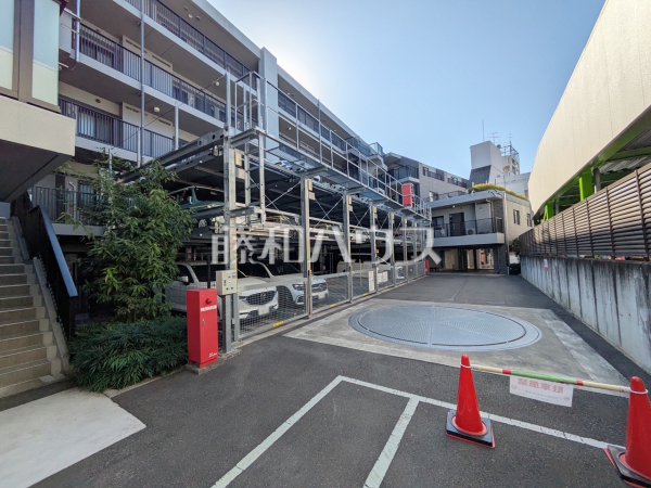 駐車場　【レ・ジェイド豊田マスターヒルズ】