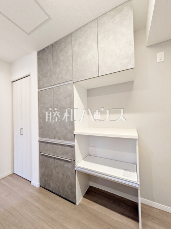 4号棟　カップボード　【調布市深大寺南町５丁目】