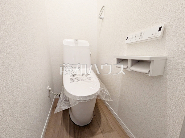 4号棟　トイレ　【調布市深大寺南町５丁目】