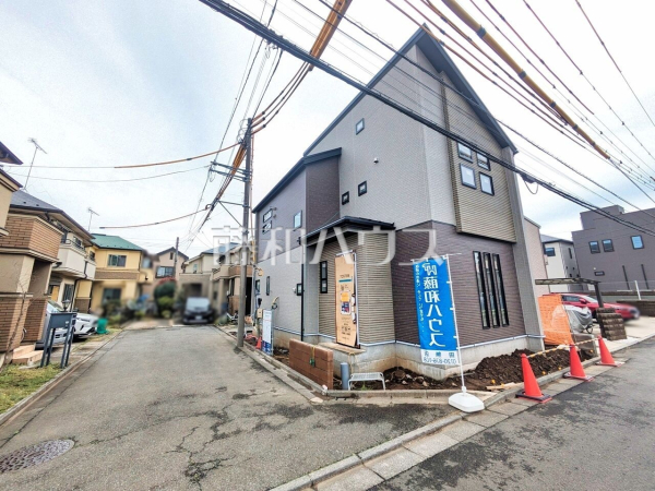 接道状況および現場風景　【小平市花小金井５丁目】 見学はしたいけど、なかなか時間が取れない・・・そんな方に出勤前や仕事終わりにマイホームを見学できるサポートをいたします。 