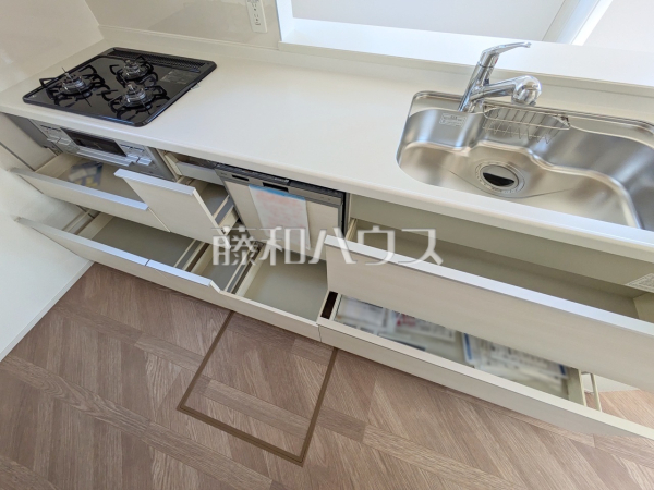 キッチンのスライド収納　【小平市花小金井５丁目】