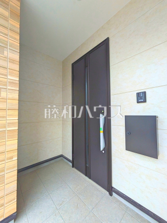 2号棟　玄関　【八王子市富士見町】