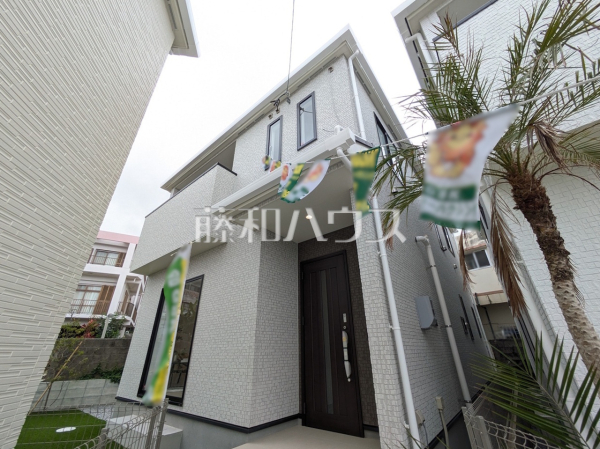 A号棟　外観　【八重瀬町字具志頭】 生活に溶け込むシンプルなデザインの外観が魅力の新邸です。 