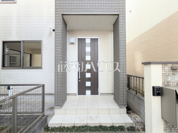 玄関　【日野市多摩平７丁目】