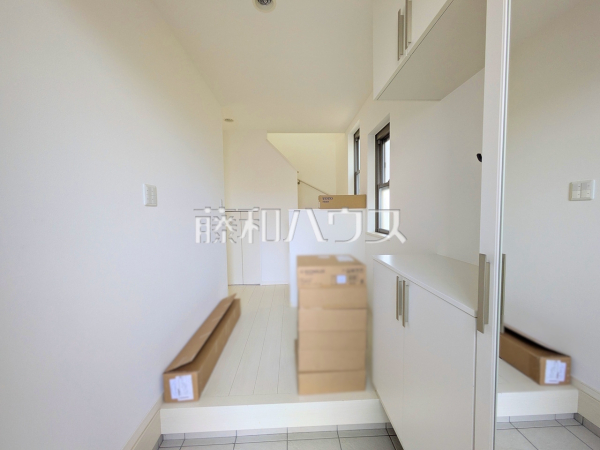 玄関　【日野市多摩平７丁目】