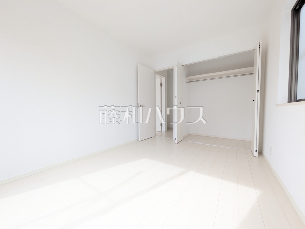 居室　【日野市多摩平７丁目】