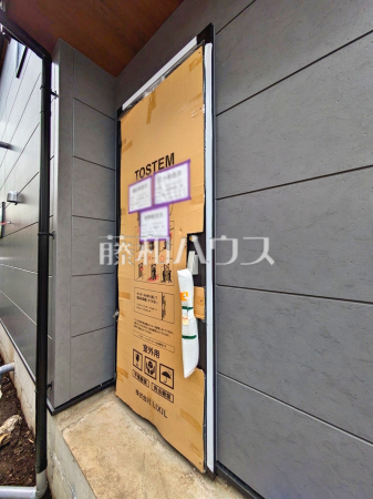 玄関　【練馬区関町南３丁目】