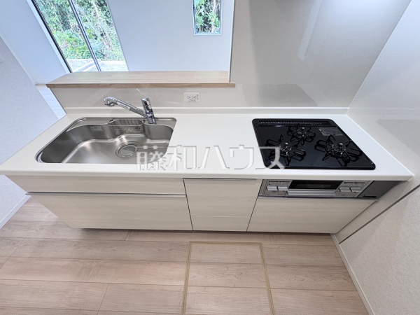 1号棟　キッチン　【南城市佐敷字佐敷】