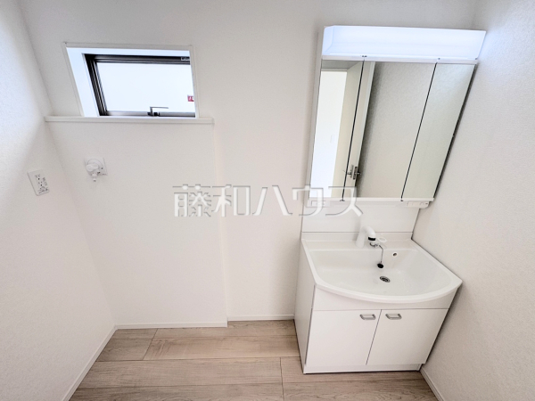 1号棟　洗面室　【南城市佐敷字佐敷】