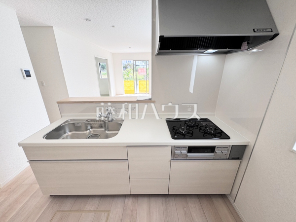 2号棟　キッチン　【南城市佐敷字佐敷】