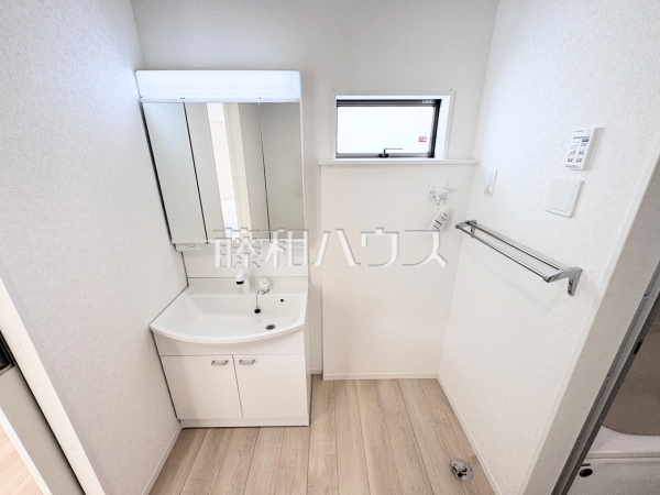 2号棟　洗面室　【南城市佐敷字佐敷】