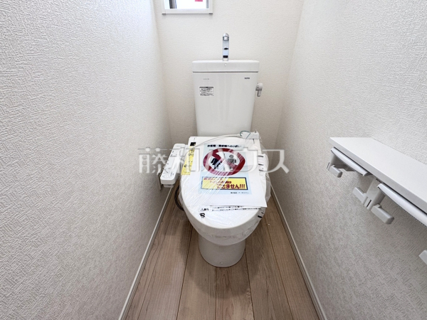 2号棟　トイレ　【南城市佐敷字佐敷】