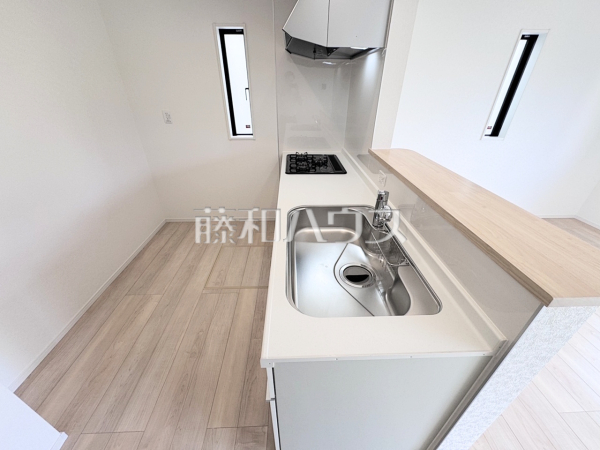 3号棟　キッチン　【南城市佐敷字佐敷】