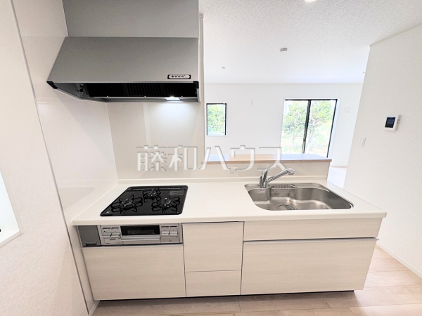 3号棟　キッチン　【南城市佐敷字佐敷】