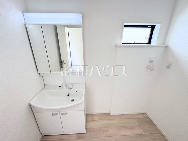 3号棟　洗面室　【南城市佐敷字佐敷】