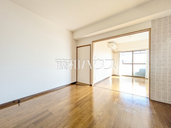 ダイニング　【マートルコート杉並方南町】