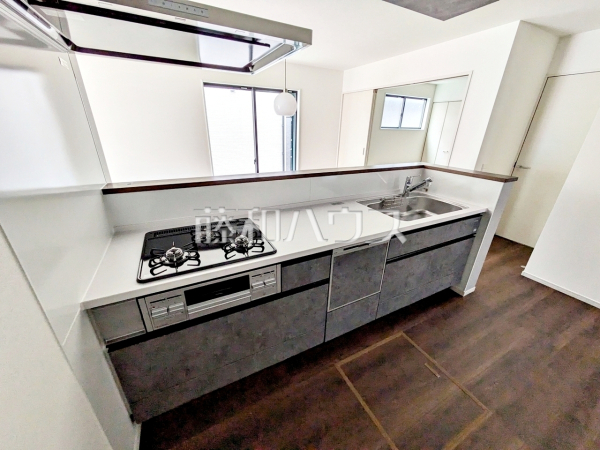 4号棟　キッチン　【福岡市南区西長住２丁目】