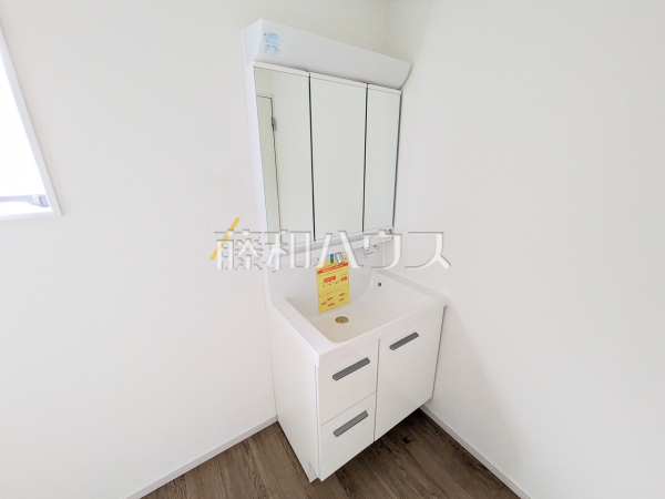 5号棟　洗面室　【福岡市南区西長住２丁目】