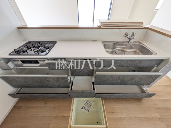 5号棟　キッチン　【福岡市南区西長住２丁目】