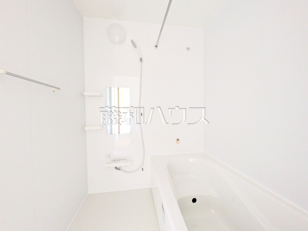 5号棟　浴室　【福岡市南区西長住２丁目】