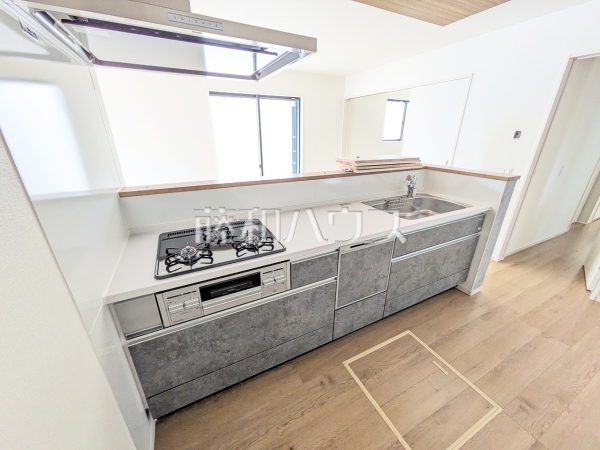 5号棟　キッチン　【福岡市南区西長住２丁目】
