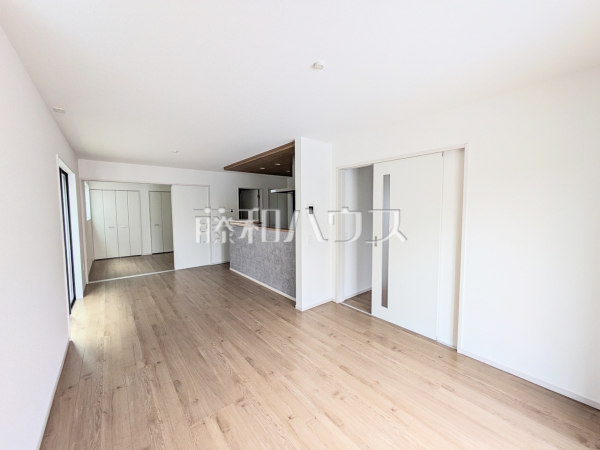 5号棟　リビング　【福岡市南区西長住２丁目】