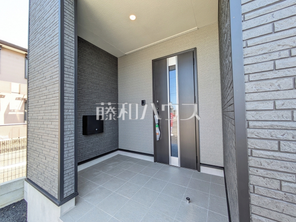 2号棟　玄関　【春日井市如意申町２丁目】