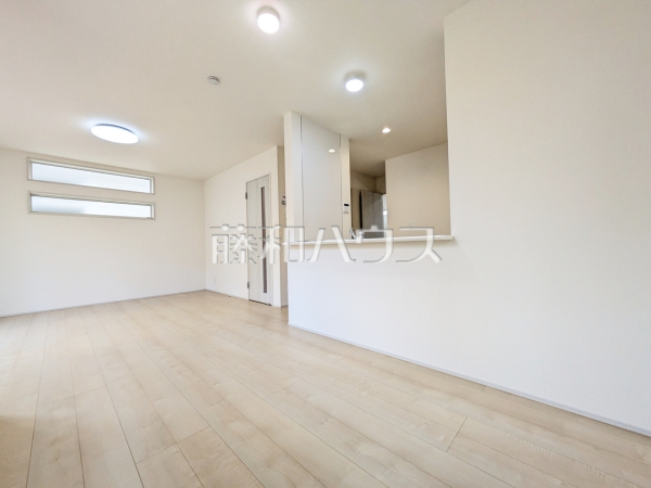 2号棟　リビング　【八王子市寺田町】