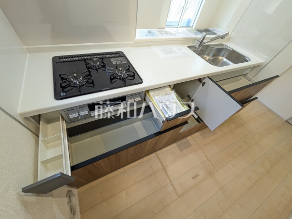 2号棟　キッチン　【八王子市寺田町】