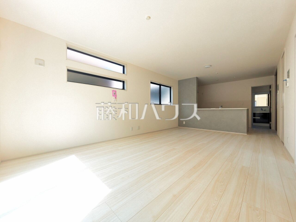 1号棟　リビング　【八王子市中野上町３丁目】