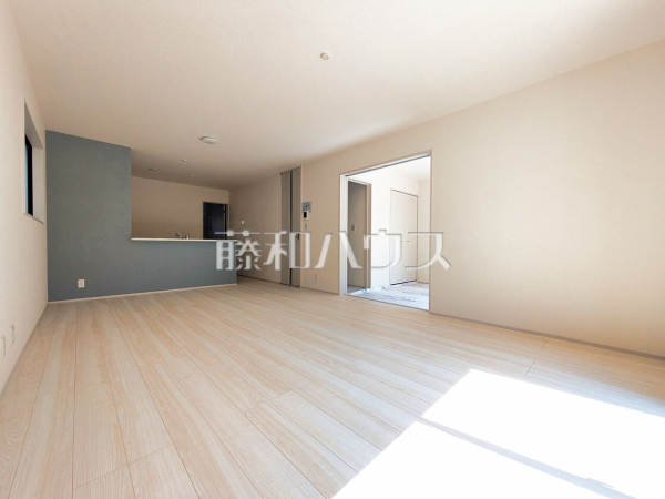 2号棟　リビング　【八王子市中野上町３丁目】
