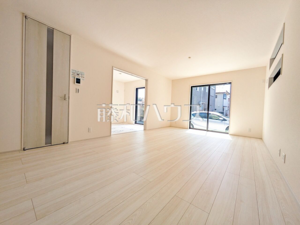 2号棟　リビング　【八王子市中野上町３丁目】