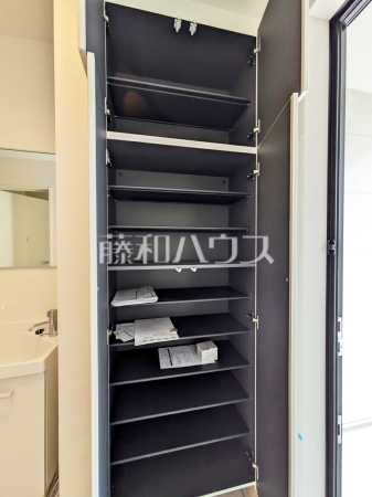 玄関収納　【西東京市田無町１丁目】