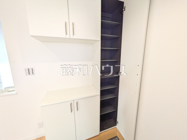玄関収納　【新座市野寺４丁目】