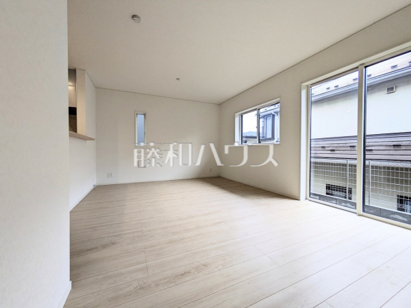 1号棟　リビング　【三鷹市中原４丁目】