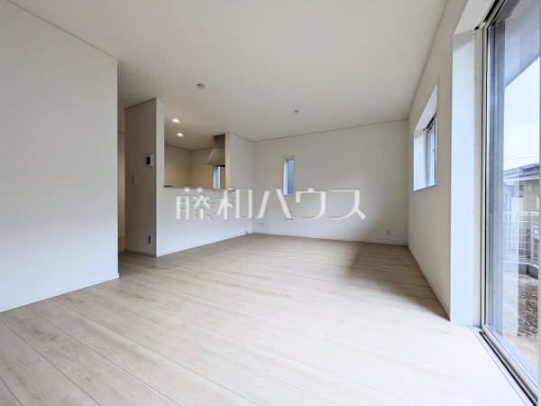 1号棟　リビング　【三鷹市中原４丁目】