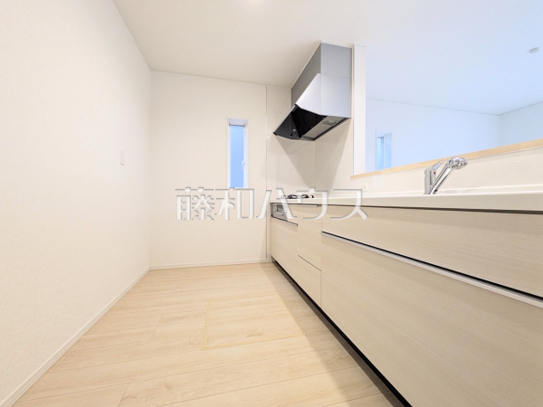 1号棟　キッチン　【三鷹市中原４丁目】