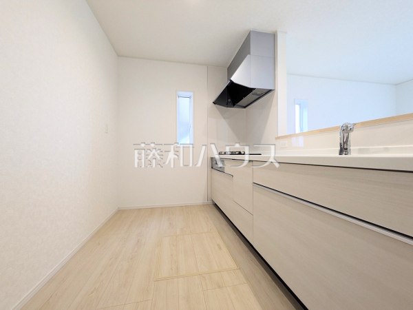 2号棟　キッチン　【三鷹市中原４丁目】