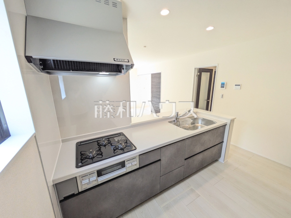 2号棟　キッチン　【小牧市小木３丁目】