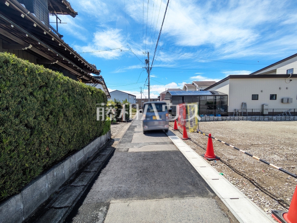 接道状況および現場風景　【小牧市久保一色南１丁目】