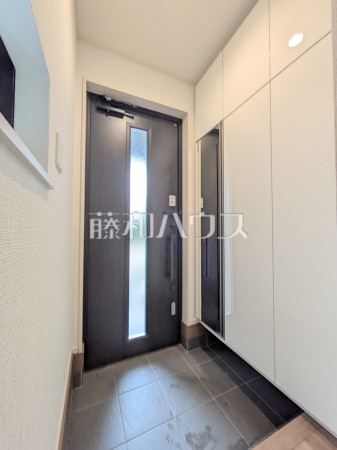 玄関ホール　【練馬区中村南１丁目】