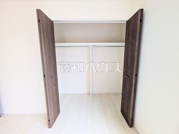 ≪収納≫枕棚とハンガーパイプで効率良く、たくさん収納できるクローゼット！お部屋をきれいに保てそうですね。　【府中市分梅町５丁目】